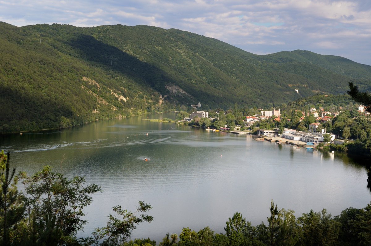 StyleSecession's tweet image. In the vicinity of #Sofia there are many place for #summer and #winter #tourism and #holidaymaking. One of them is #PANCHAREVO LAKE
