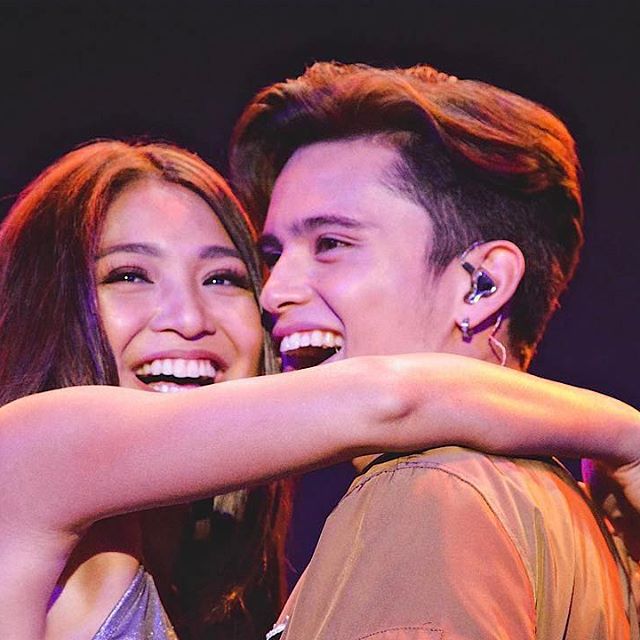 FreenXBeckyPh's tweet photo. "The smile on your face Lets me know that you need me There's a truth in your eyes Saying you'll never"🎶 https://t.co/4u6IMvrTcE