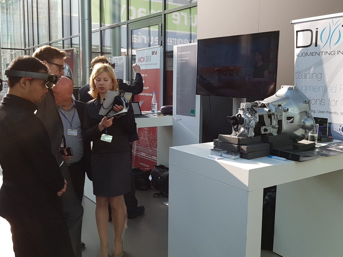 Lunam411's tweet photo. Mixed Reality @HCV_Data #bechtlecday https://t.co/kR1oVFTKnH
