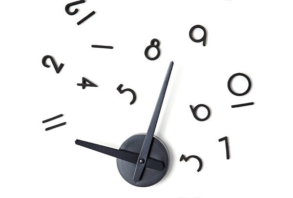 시간은 우리를 변화시키지 않는다.
시간은 단지 우리를 펼쳐 보일 뿐이다.

 -막스 프리싀-