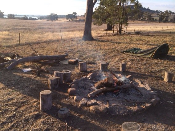 smsbendigo's tweet photo. Why would you want to live anywhere else #countryliving#frontyard https://t.co/hfyisyI0Qj