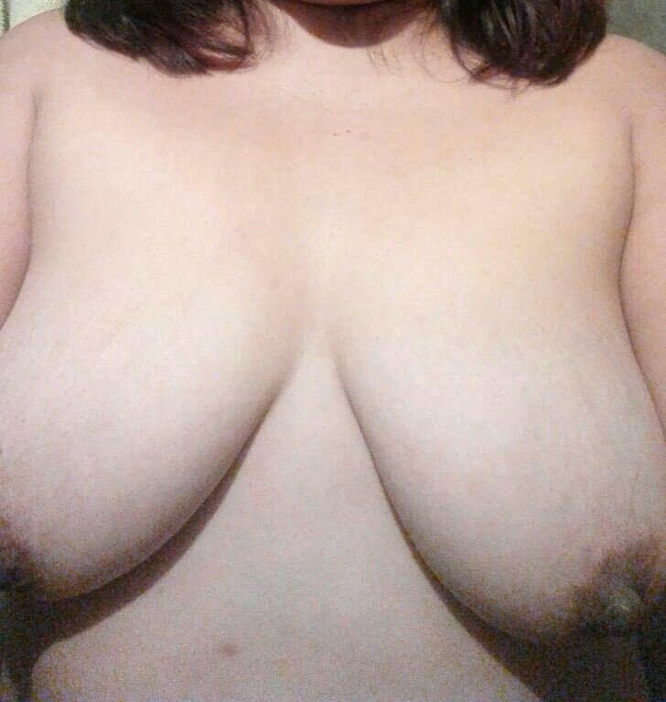 Saludos a todos; alguna mujer para trío o pareja para inter; no somos modelos, pero nos gusta experimentar sin tanto rollo, pasarla rico.