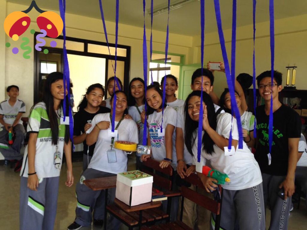 Euler16_17's tweet photo. Year-End Party 🎉🙈💕 #LatePost https://t.co/T5EYds7gaA