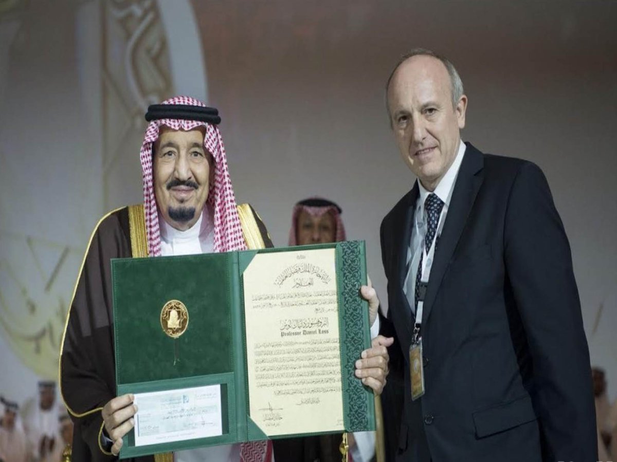 SwissEmbassyKSA's tweet photo. Professor Daniel Loss #KFIP2017 @KingFaisalPrize https://t.co/IG1iv3hbwX
