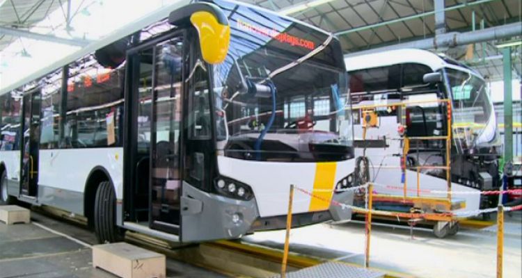 FocusWTV's tweet photo. VDL Roeselare mag 100 elektrische bussen bouwen voor Nederland https://t.co/snSeI3NW7D #FocusWTV https://t.co/zlRR3WQjSX