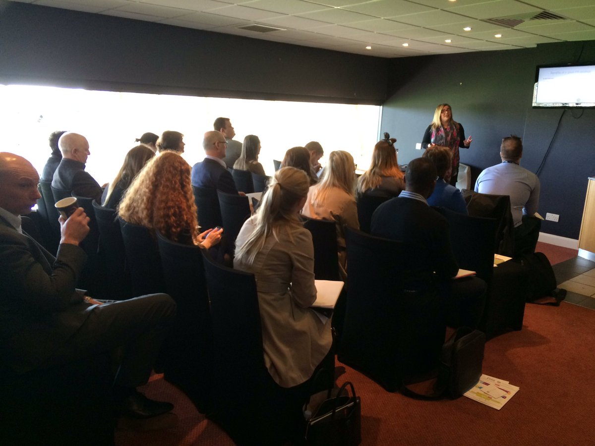 And off we go with the first round of seminars at @NEEXPO <a href="/Freshstartevent/">Fresh Start Events</a>