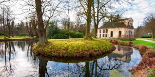 SamSamFestival's tweet photo. Don 25 mei Samsam. Laat de bomen en planten maar gaan groeien en bloeien. Net als onze artiesten, deelnemers en bezoekers deze dag😎#delenmag https://t.co/YDlSGGDfel