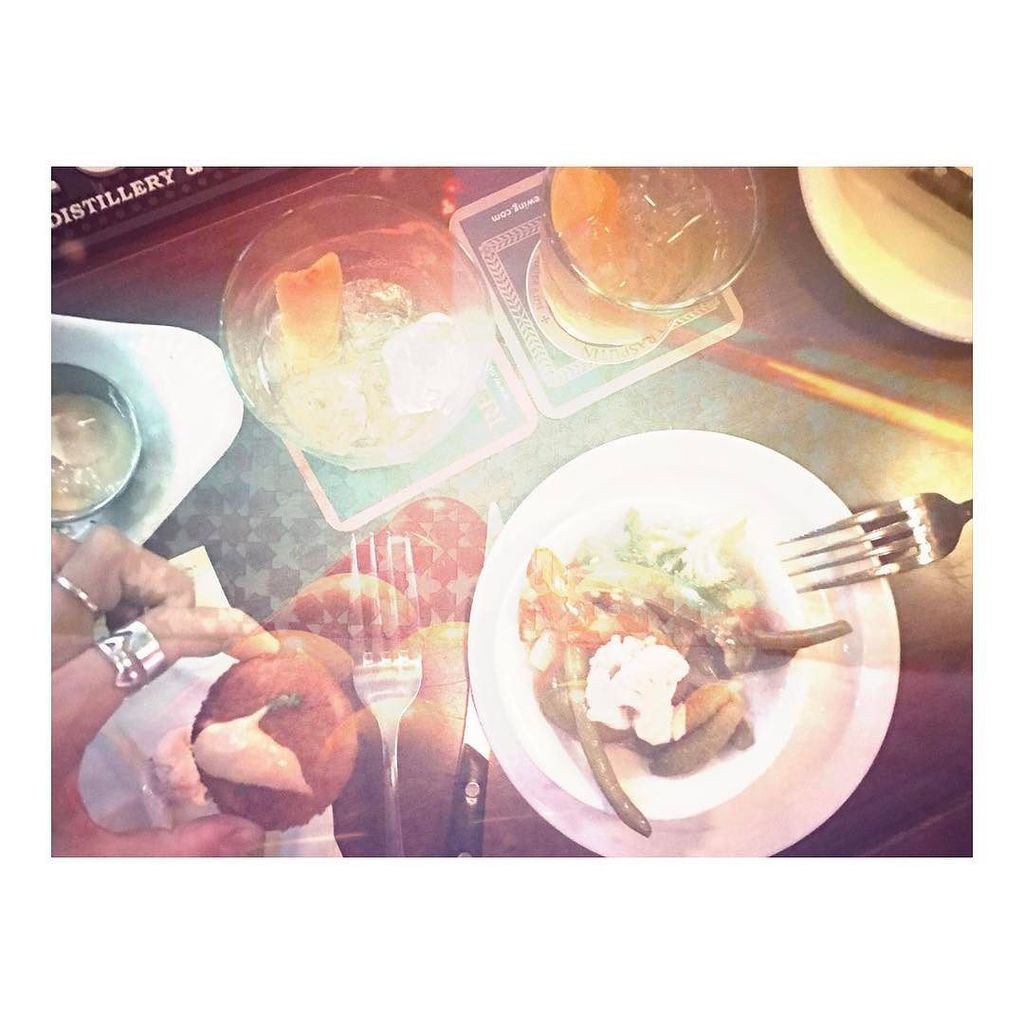 JackieSayet's tweet image. Badabing, bombaboom. Big fan #themighty #orangeoldfashioned #bombadier #bombas #boulevardier @highwestdistillery @… ift.tt/2nCUO5a