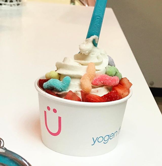Early bird gets the worm! 😋 Check your local Yogen Früz location to see what toppings they offer! #YogenFruz #YogenLover #toppings