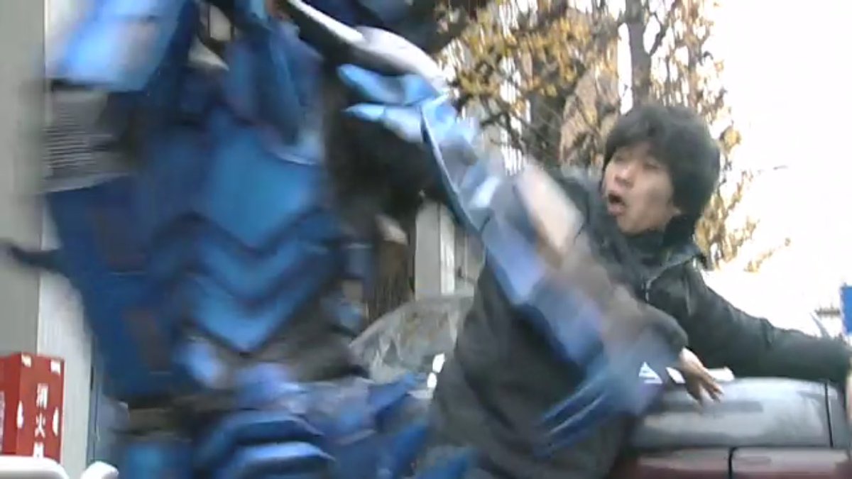 Uzivatel しいはしジャスタウェイ Na Twitteru 仮面ライダー龍騎49話 蓮が伊藤さんを城戸が高岩さんとそれぞれのスーツアクターさんを助けてる 逃げて下さいって逃げてったけどこのあと仮面ライダーになるんじゃろ が Uzivatel しいはしジャスタウェイ Na Twitteru 仮面ライダー龍騎49話 蓮が伊藤さんを城戸が高岩さんとそれぞれのスーツアクターさんを助けてる 逃げて下さいって逃げてったけどこのあと仮面ライダーになるんじゃろ が