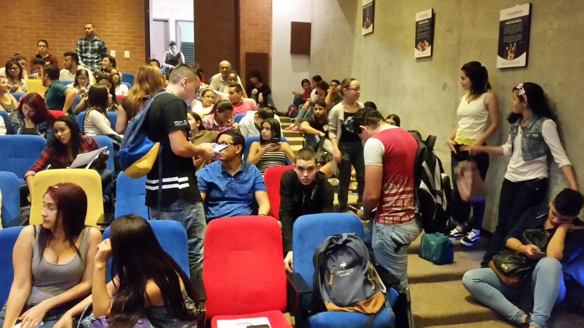 MariaRoAlvarez's tweet photo. 3 día de #Hojea en @uniminutobello con @UniversoCentro @NU_digitalcsp y un lleno total https://t.co/baT3BzTEWg
