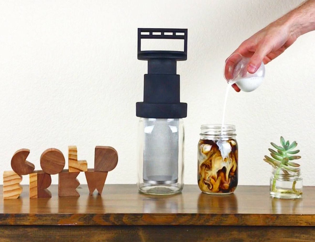 GadgetFlow's tweet photo. CUB 15-Minute Cold Brew #CoffeeSystem https://t.co/vtymQ9Qk7v Highly caffeinated #coffee with low acidity and smooth flavor! ☕️ https://t.co/mqXzAFzdPL