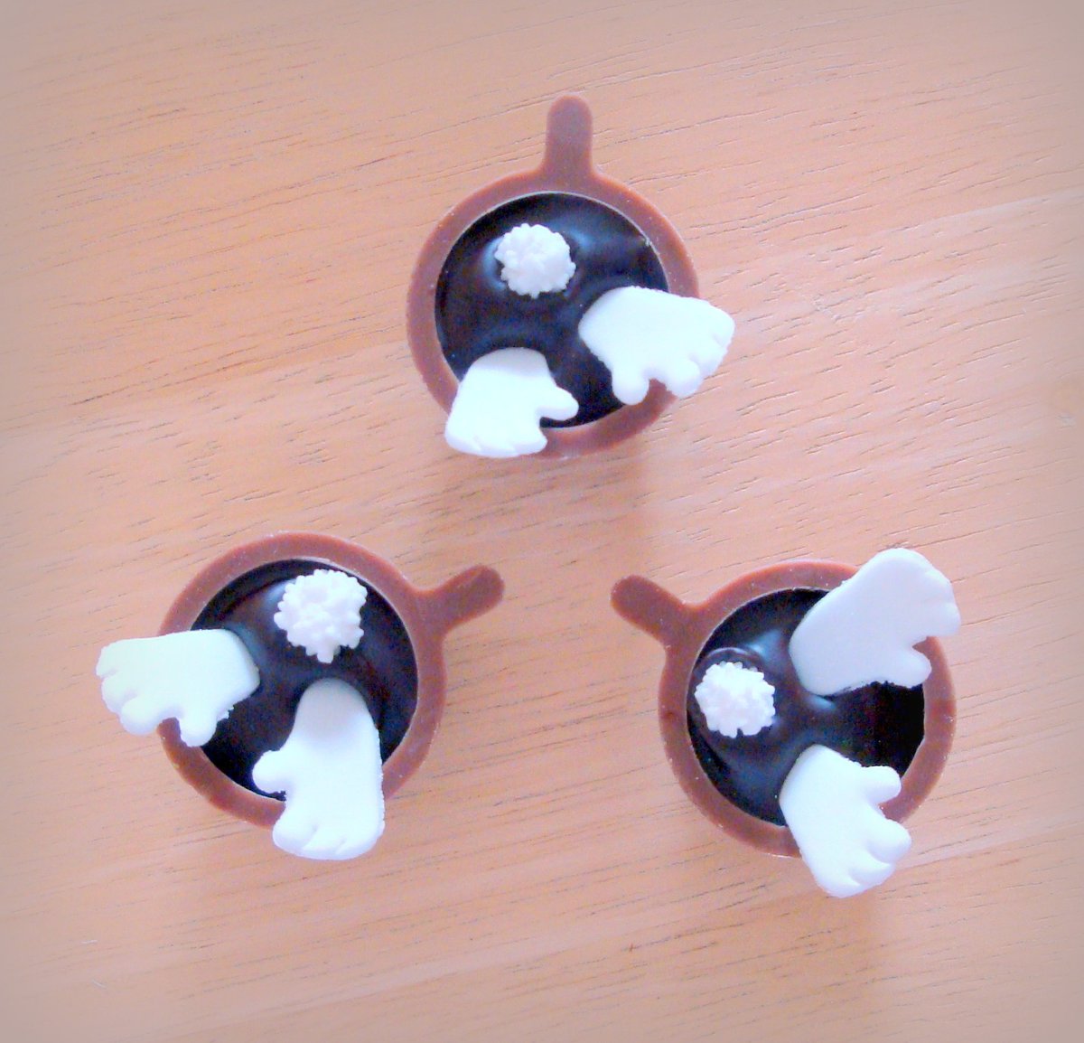 NutsAboutTruffs's tweet photo. Hi #BizHour - we're feeling very Springlike making our #easter #gifts &amp; treats. They'll be available at @LoveFoodLive next weekend! 🐰🐣 https://t.co/f8I16auG5N