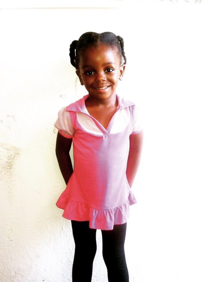SKICharities's tweet photo. Meet Tanyaradzwa, #skipgo scholar and athlete. Her favorite sport is tennis, she takes lessons every week! #LetGirlsLearn #educategirls https://t.co/cvf9Vi7WeB
