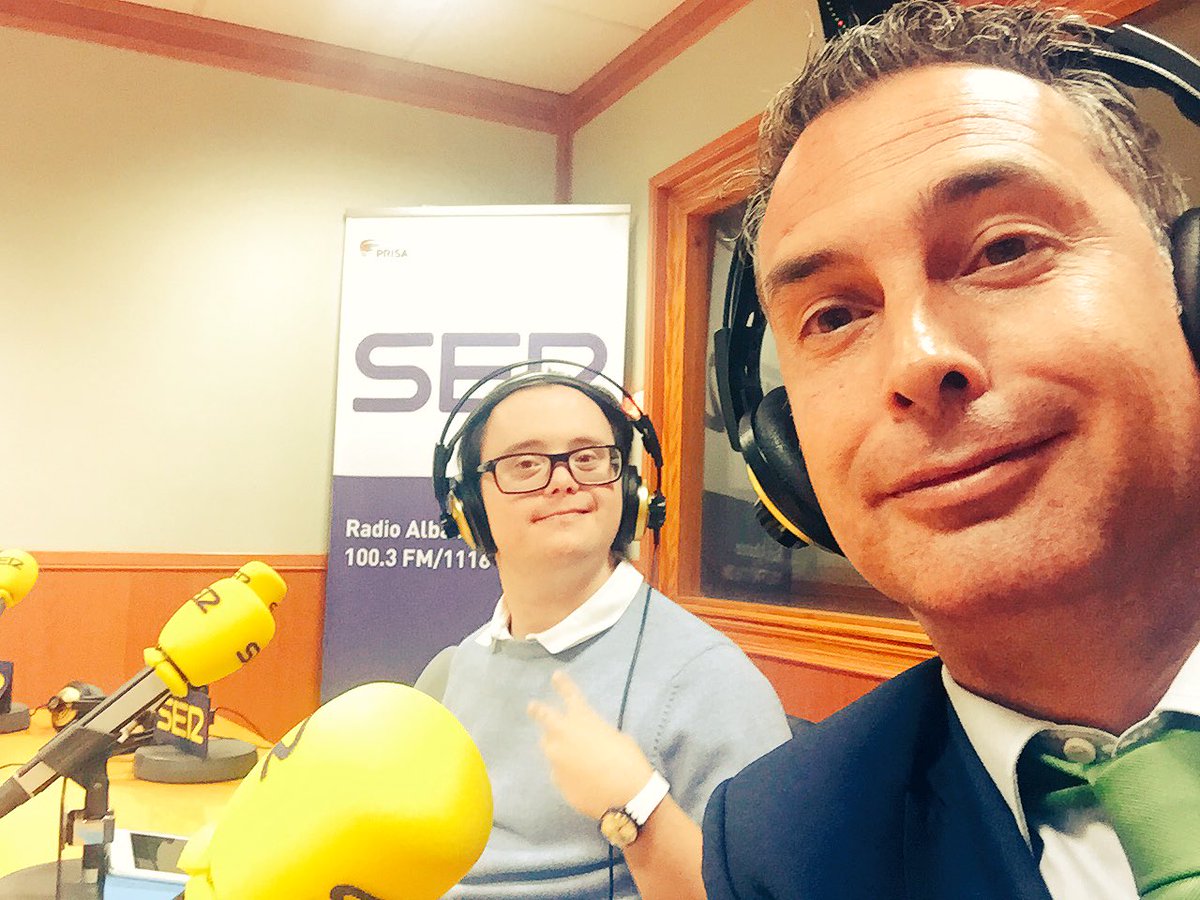 vitoljaviel's tweet photo. Gracias Ángel Roldán por la gran entrevista que me has hecho hoy y Enhorabuena a @RadioAlbacete por poner en marcha el espacio #SerCapaces https://t.co/Qjg51wjR2Q