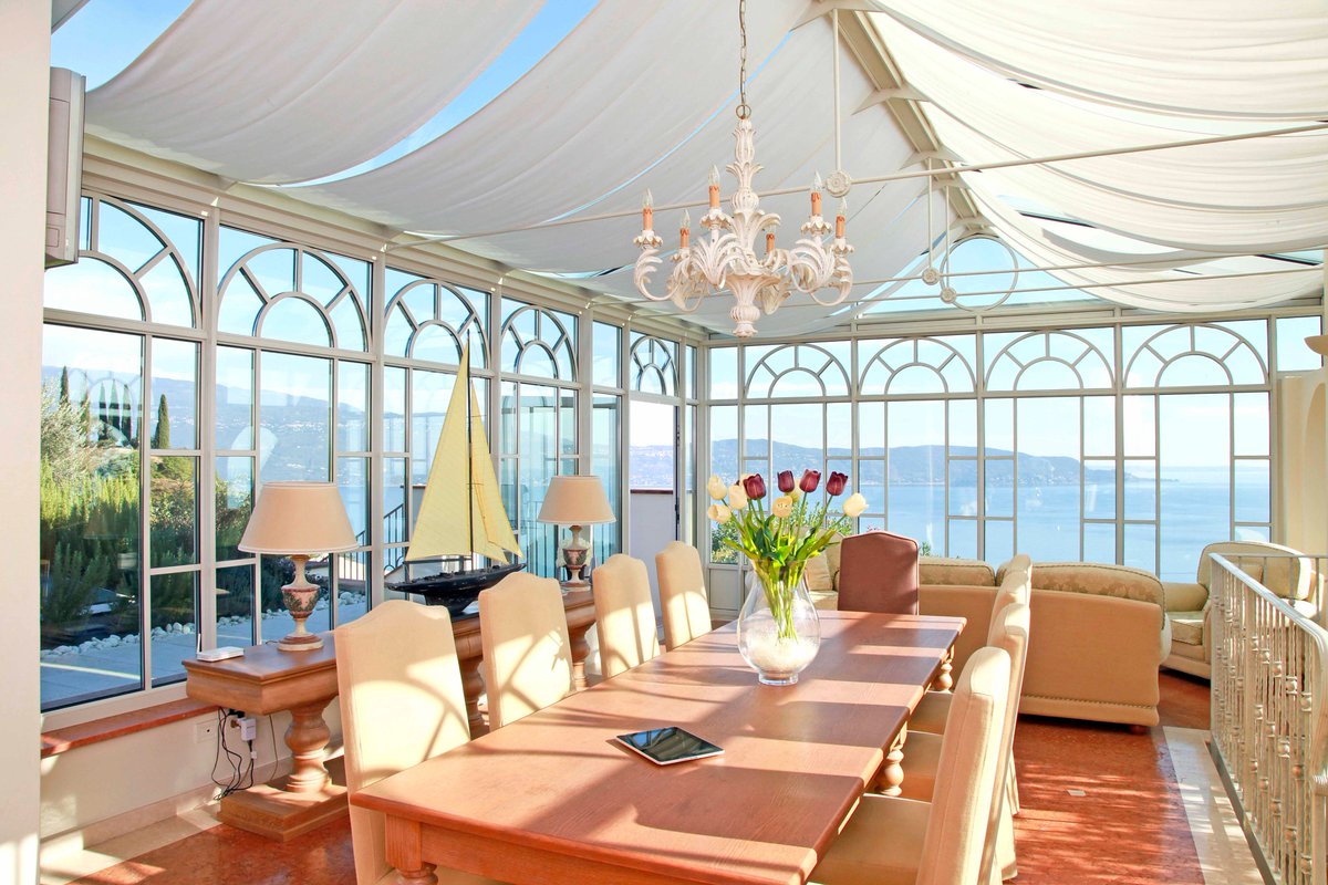 YourPvtItaly's tweet photo. Dreamlike #VillaRentals on #LakeGarda https://t.co/pkC0Gb6aEs