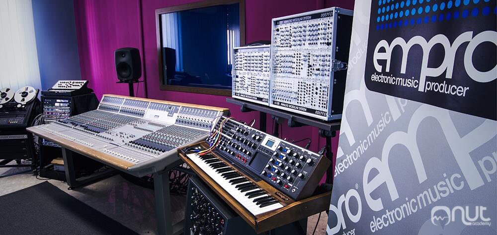 nutacademy's tweet image. @NI_News @Ableton @moogmusicinc #nutacademy #school #empro #producer #napoli #electronicmusicproducer