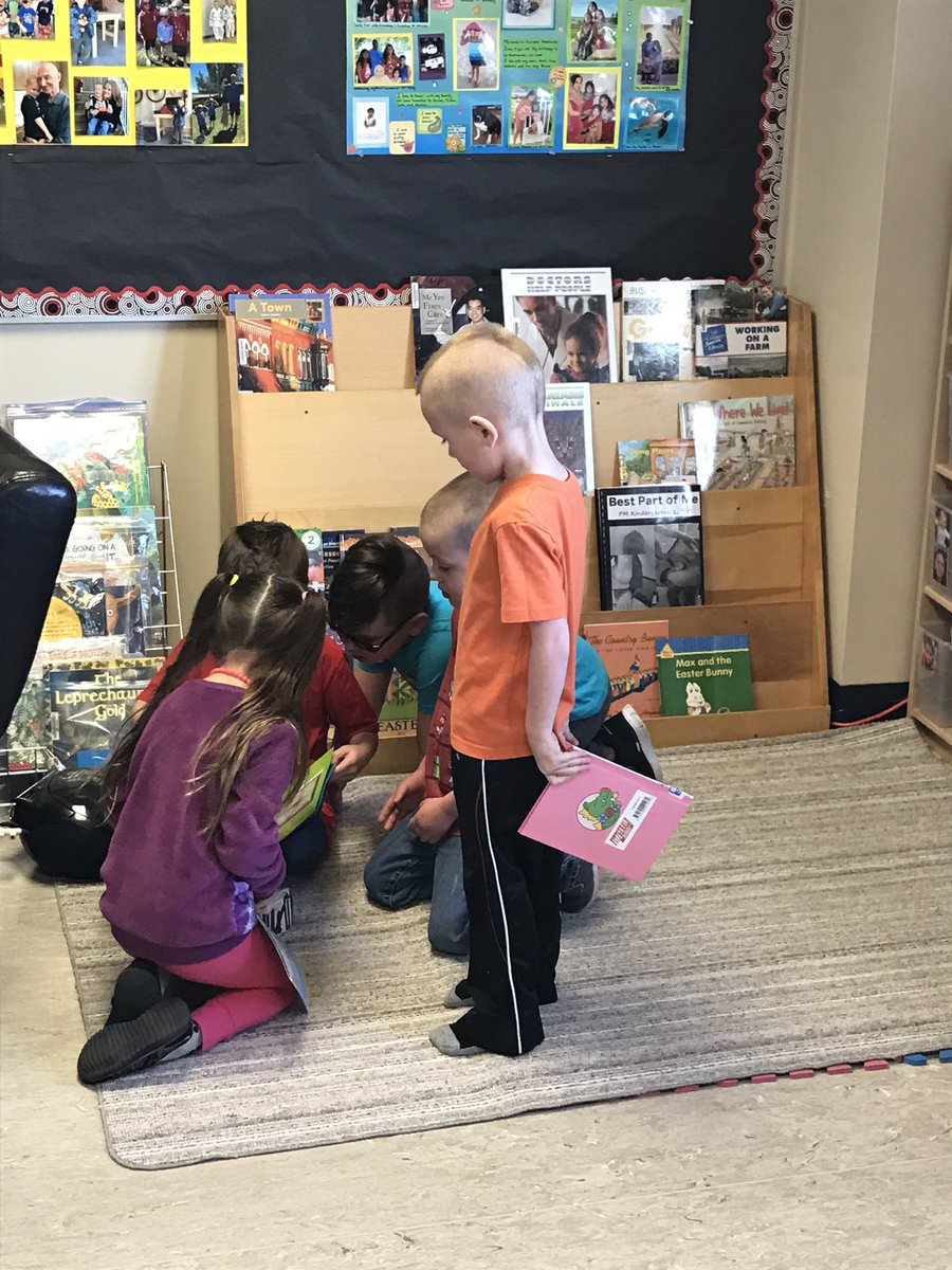 plettskinders's tweet photo. The excitement when new books are put out on the big book display #Communitybooks #easterbooks #kindergarten @ralph_mccall https://t.co/OrMezhluhh