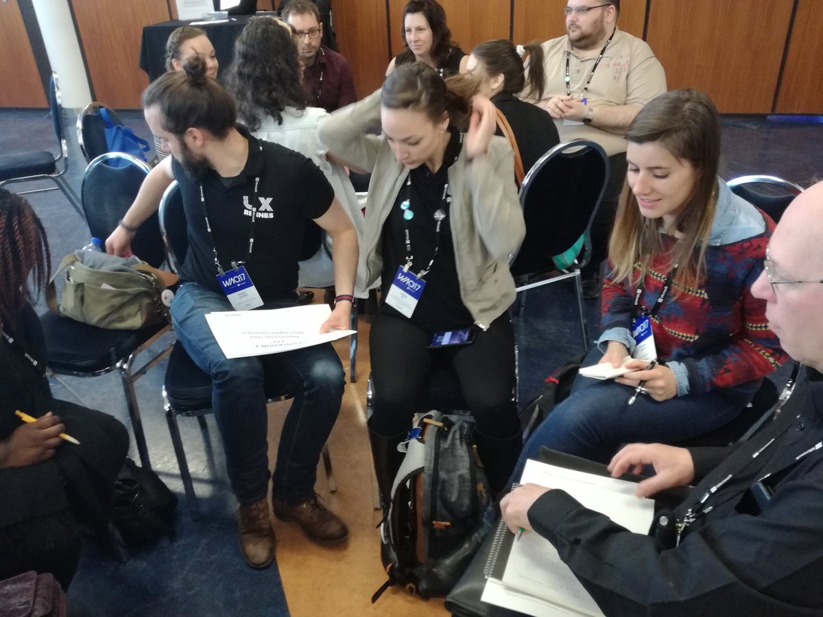 AVitrolles's tweet photo. Début atelier collaboratif #stratégienumerique #usagesnum #govQuebec #WAQ17 https://t.co/Lq6ghd9hQV