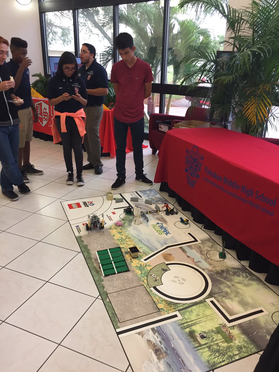 Keturah_Howard's tweet photo. Our Robotics Team showcasing their talent at the @Supt_Avossa Education Forecast @GladesRegion Amazing opportunity! #STEM #LEGO #Robotics 🥇🏆 https://t.co/ZQxQaw2V2b