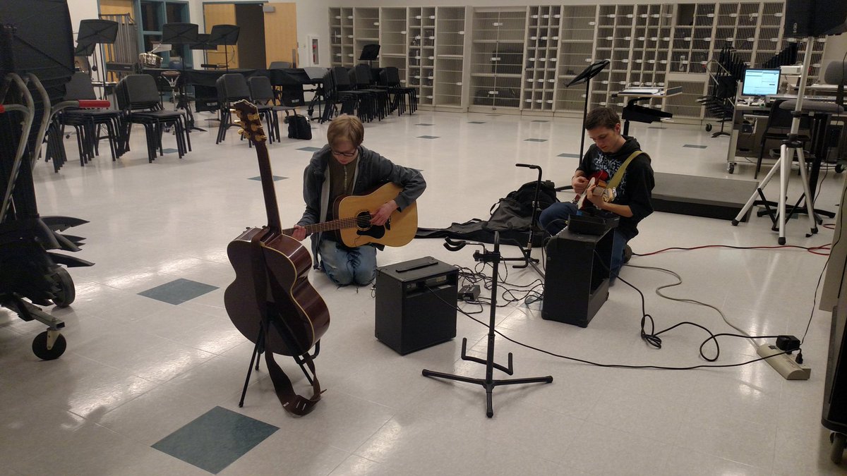 srhscareerpath1's tweet photo. Omelet making, car repair, yoga and more! What a great day! @SanbornRegHS #personalizedlearning https://t.co/iox3qoV5oN