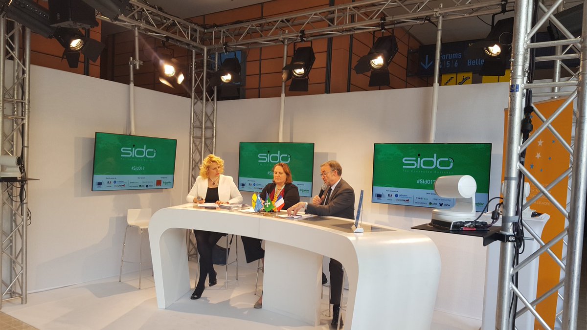 blanc_etienne's tweet image. LT @auvergnerhalpes est capable de répondre sur les marchés internationaux mais elle peut être bien + forte avec les 4 moteurs #techregion