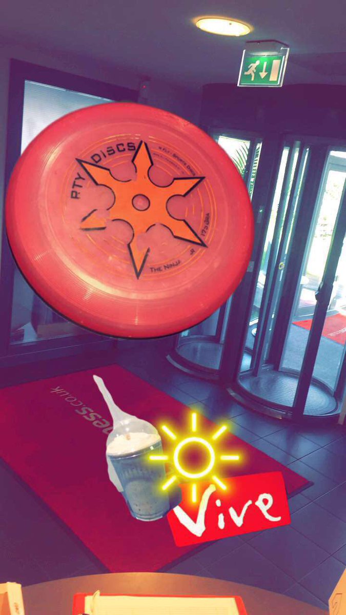 theblendercoach's tweet photo. FRISBEE KLAXON ☀️
Off the cuff pre season warm up 1630 @LFitnessCardiff 

@CharlieLFit @Vivelsfcardiff #smoothiesandsnaps https://t.co/Vi0acJFIJD