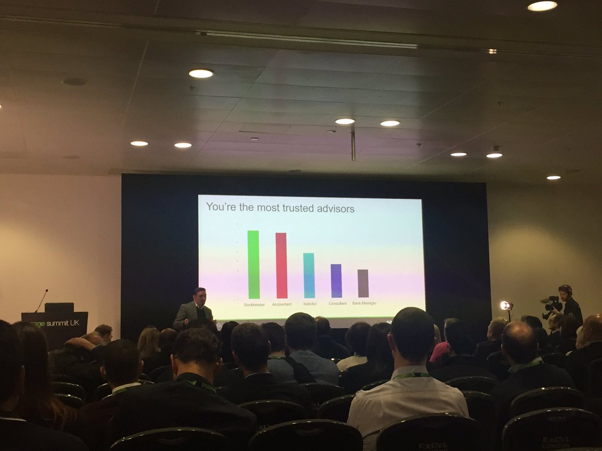 sageuk's tweet photo. 'Accountants are more trusted than friends' @seanevers77 #sagesummit 👍🏻 https://t.co/ArCgHPjfr6