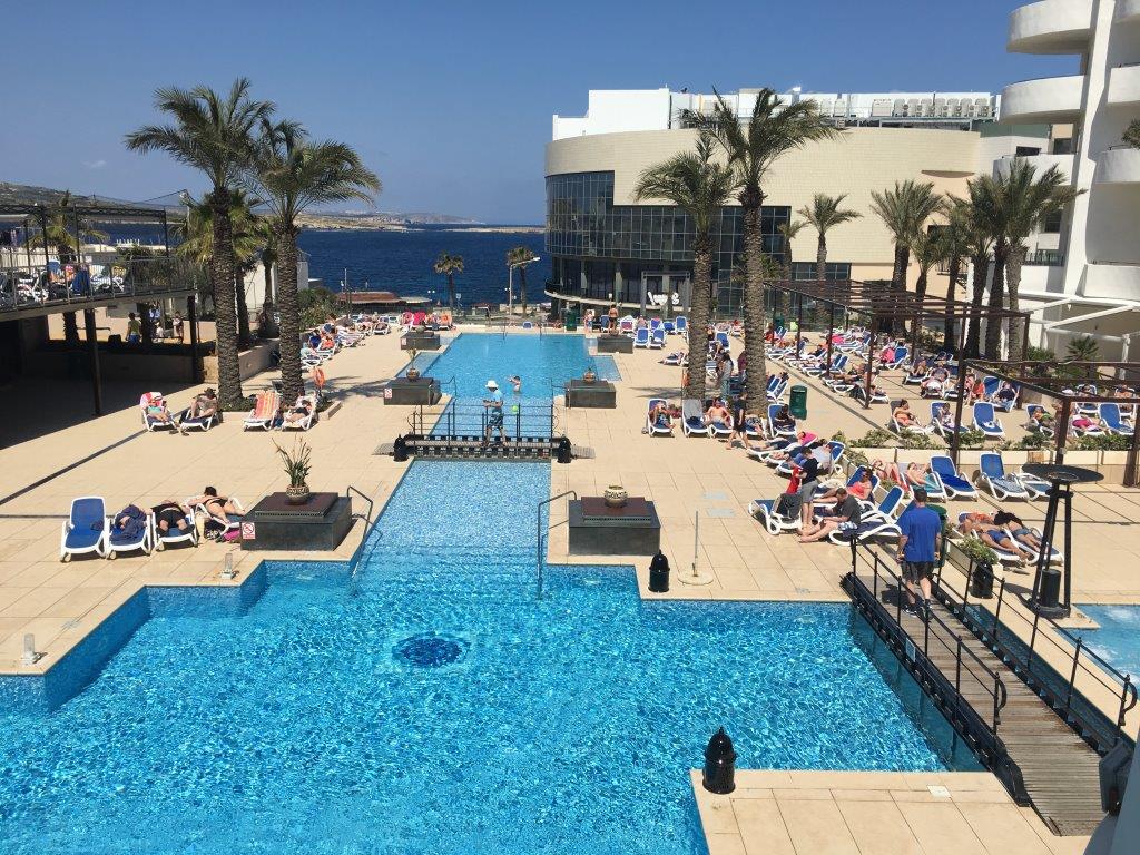 dbsanantonio's tweet photo. We're already enjoying the sun! What about you? #dbmoments https://t.co/vqUBQxsDJr