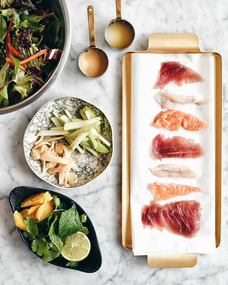 DaisyGreenFood's tweet photo. A light &amp; sunny lunch ☀️ Our sashimi salad at #TimmyGreen @CreateVictoria, with fresh seabass, salmon &amp; tuna, greens, avo, + more 🐟 https://t.co/oUs3vsafJK