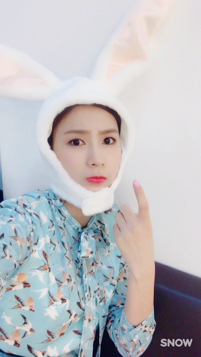 Apink_2011's tweet photo. [#하영] 불량토끼
따라와..ㅡ3ㅡ
ㅋㅋㅋ우리팬더들
뭐하고있어요?

#Apink #오하영 https://t.co/NWaPjfMtZ1