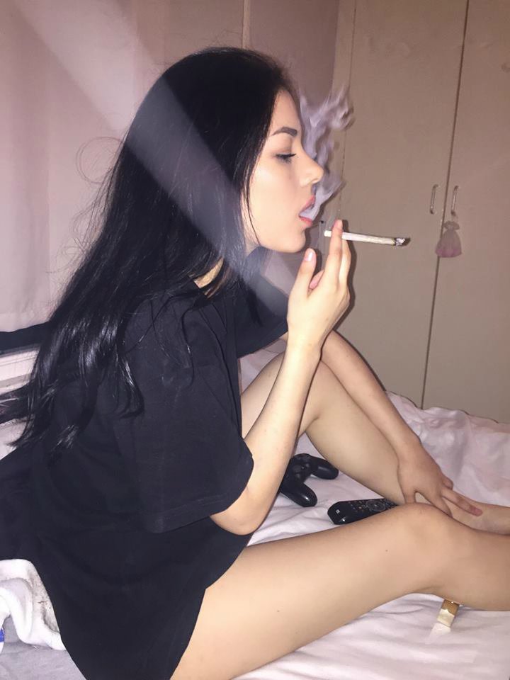 LorenaGilAM's tweet photo. Man, I smoke till my eyes go red 
Man, I smoke till my brain get wavey https://t.co/NqrV6CPCa2