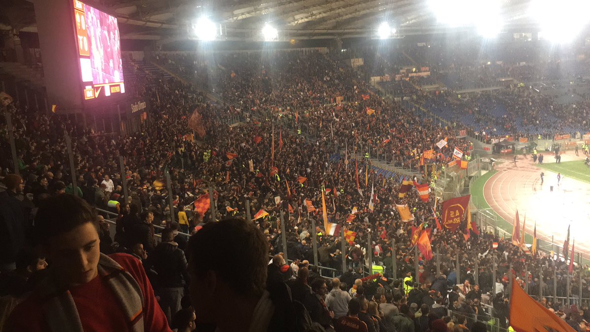gabriele7side's tweet photo. @RomaRadio @SimonteCone @alessio_cal @johnnypalomba Daje Roma. https://t.co/RMYivv6Fh5