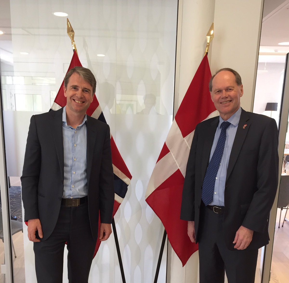 Hyggelig å møte den kommende danske ambassadøren til #Norge @JarlFrijsMadsen. #norgeidk 🇳🇴🇩🇰#norden
