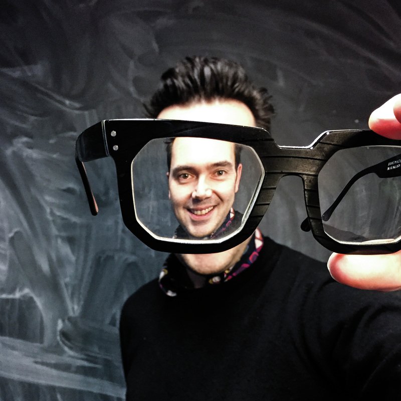 BeHerdMCR's tweet image. Wilmslow Artist to Exhibit ‘Phone Addiction’ at Upcoming Show sohale.co/wilmslow-artis… @peterdavis_art  #saletown #Cheshire #altrincham #hale