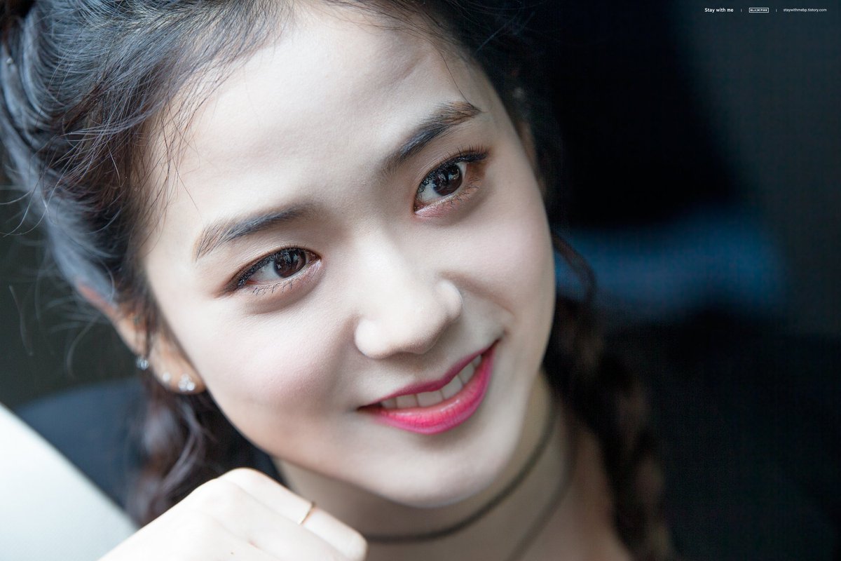 Staywithme_BP's tweet photo. 170402 #블랙핑크 #지수 #BLACKPINK #Jisoo 인기가요 퇴근길 HQ 3pics

네 앞에는 꽃길만 있길⚘ https://t.co/KtJHwpa7uM