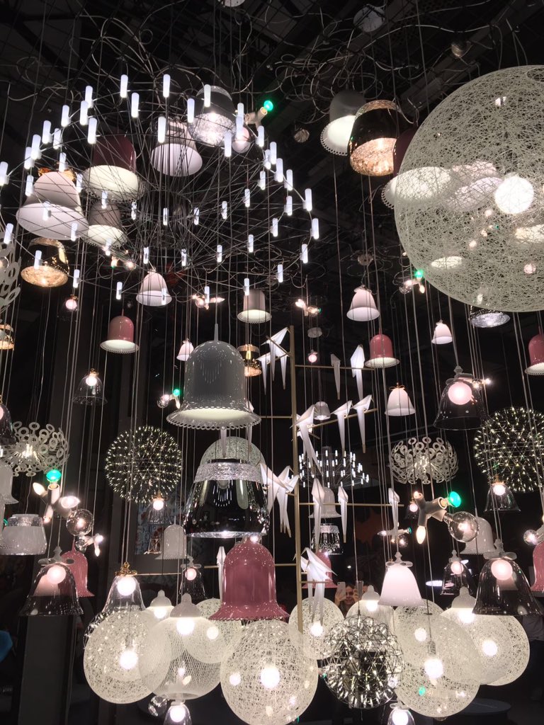 EdelGroup's tweet photo. Dutch Design in Milaan tijdens @iSaloniofficial. Het is hier (weer) fantastisch! (o.a. bij Piet Boon en Moooi) https://t.co/5qgF2OYKfX