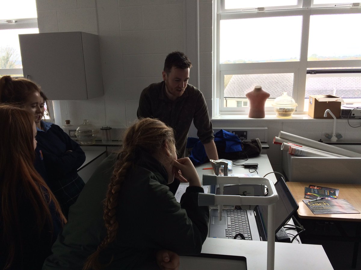 Second day in #Kilkenny with the LC Chem students of <a href="/StBrigidsKk/">StBrigids</a> for <a href="/RoySocChem/">Royal Society of Chemistry</a> #RSCsias #SIASIreland funded by @scienceirel #Edchatie