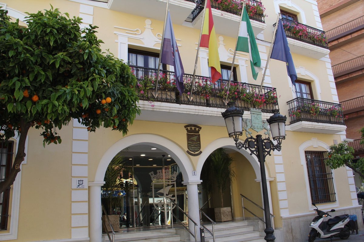 Ayto. Almuñécar #Almunecar decreta día de luto por la muerte del niño Yeray Parra Martín. Nuestras más sinceras condolencias a la familia.