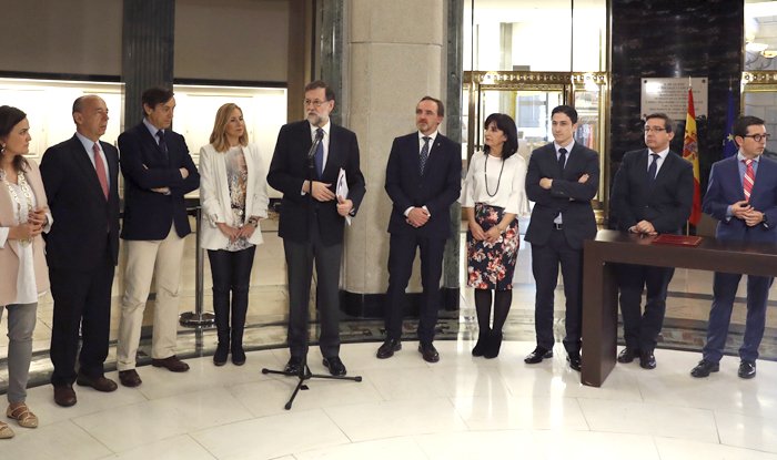 NoticiasNavarra's tweet photo. El acuerdo entre UPN y PP sobre los Presupuestos no deja "ni un solo euro cierto" de inversión para Navarra https://t.co/6CCVnipWmT https://t.co/FqHcCMCAnH