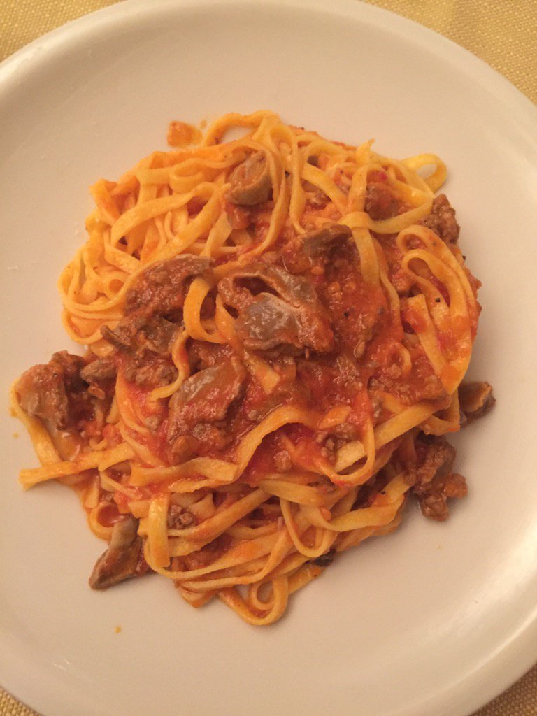 schmecks's tweet photo. Die jährliche #ifj - Ration Tagliatelle alla Perugina im Altromondo - Hühnerleber, wer's mag #ifj17 https://t.co/AGCUO5PcGo