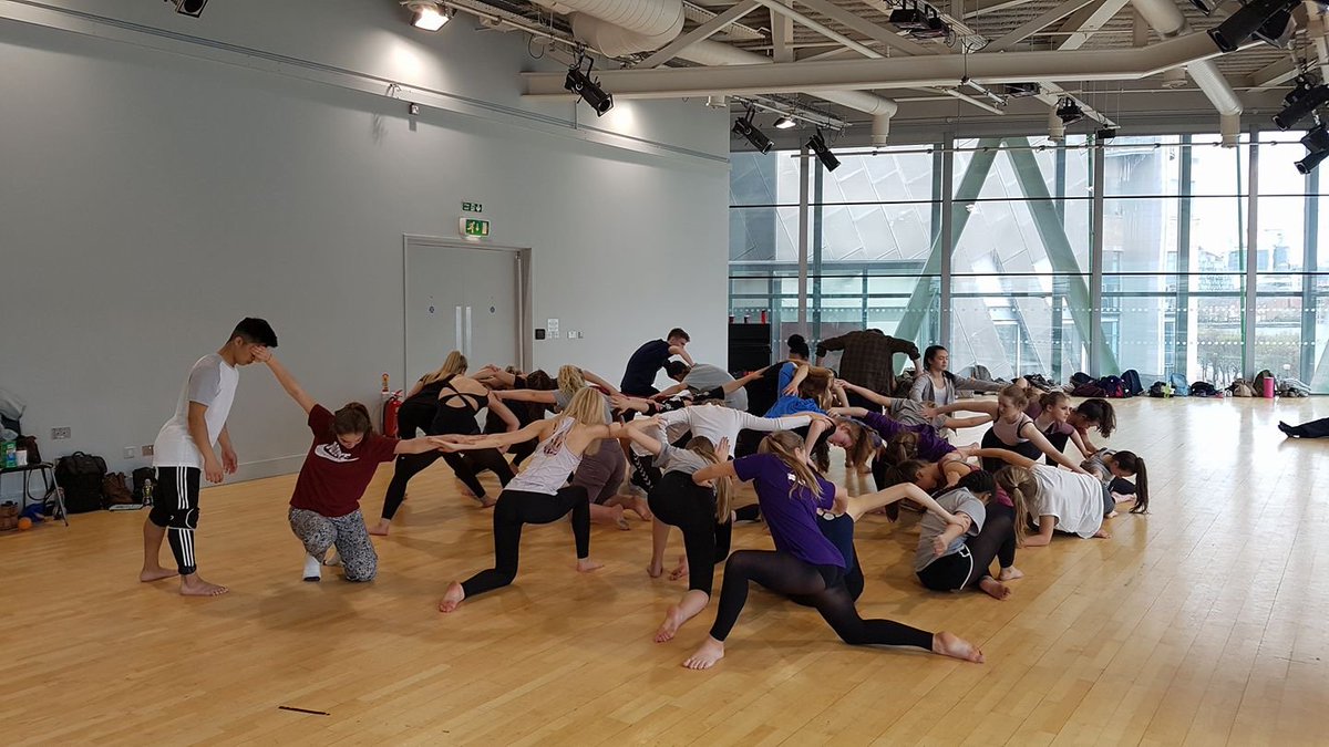 TheLowryCAT_NW's tweet photo. Day 3 of our #EasterIntensive @AkramKhanLive with @The_Lowry CAT Students. Lovely choreography snap from one our CAT Tutors. https://t.co/anBnE0Ncl6