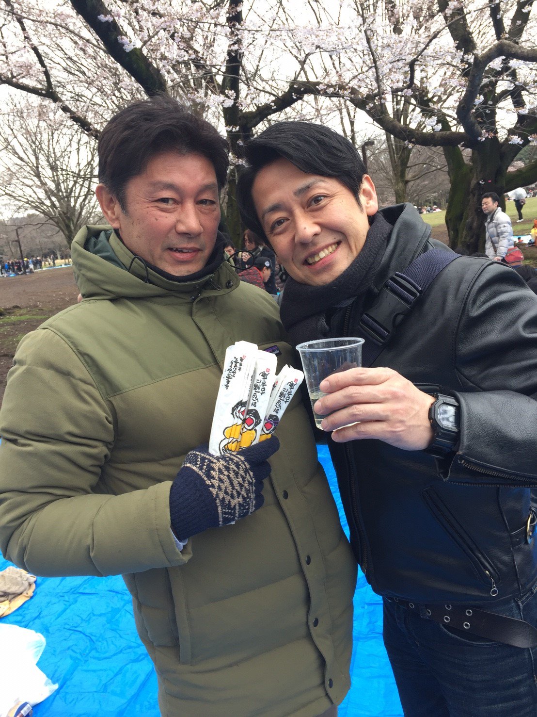 Fumito Y Kenta Sato1967 こんにちは 3ショット写真の左側の男性は 機動刑事ジバン のドクター ギバ役のレオ メンゲティ氏ですか Twitter