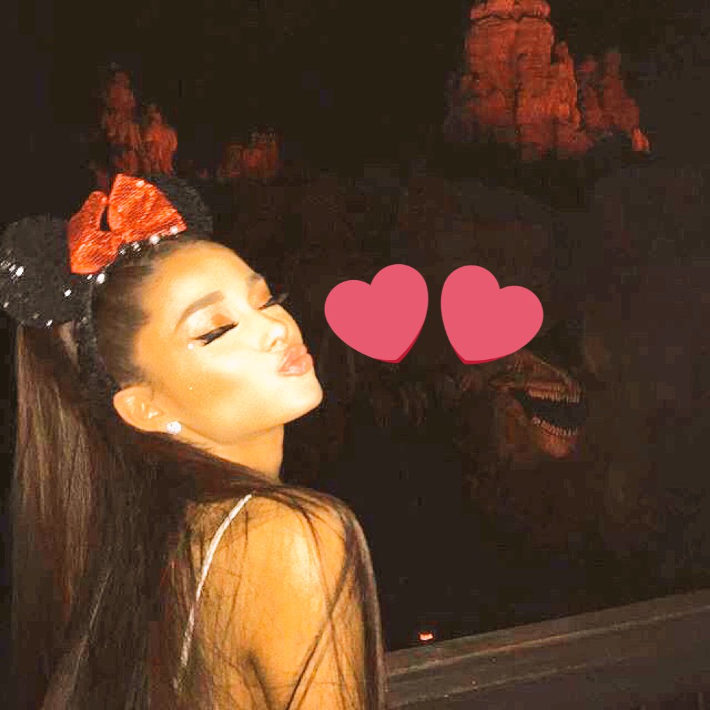 Arianachan4444's tweet photo. やっとフォロワー50人🙂！
フォローしてくれてる人ありがとうございます🙇
まだまだArianatorさん、洋楽好きの人と繋がりたいです👯‍♂️
#ArianatorはRT
#洋楽・海外好きな人RT
#フォローしてくれた人全員フォローする 
#Ariana好きな人RT https://t.co/8J1pbsDpzh