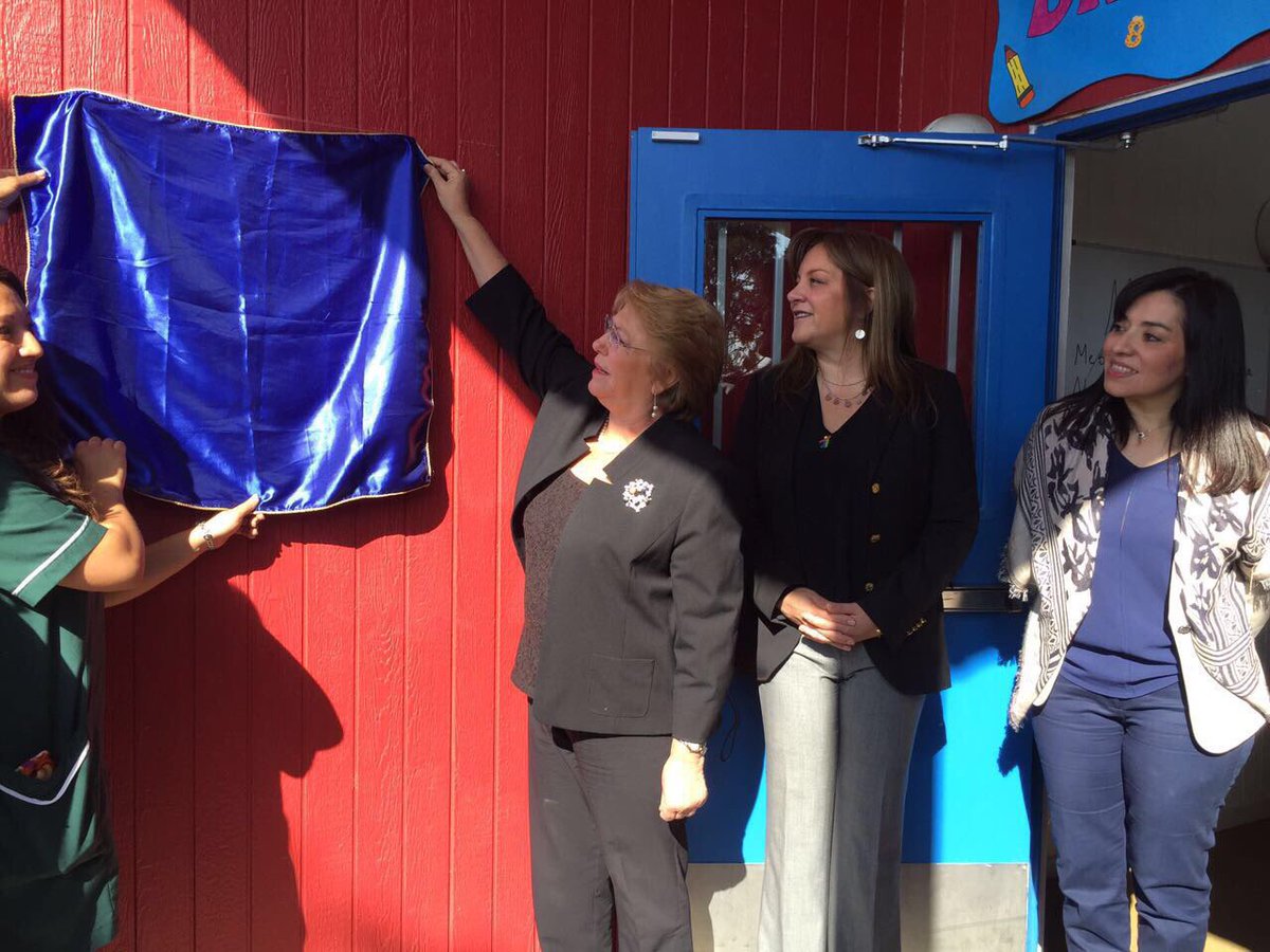 F_integra's tweet photo. Pdta. @mbachelet inaugura sala cuna Violeta Parra en @MuniLaPintana que brindará educación gratuita y de calidad a 40 niñXs https://t.co/77HjOK7RxC
