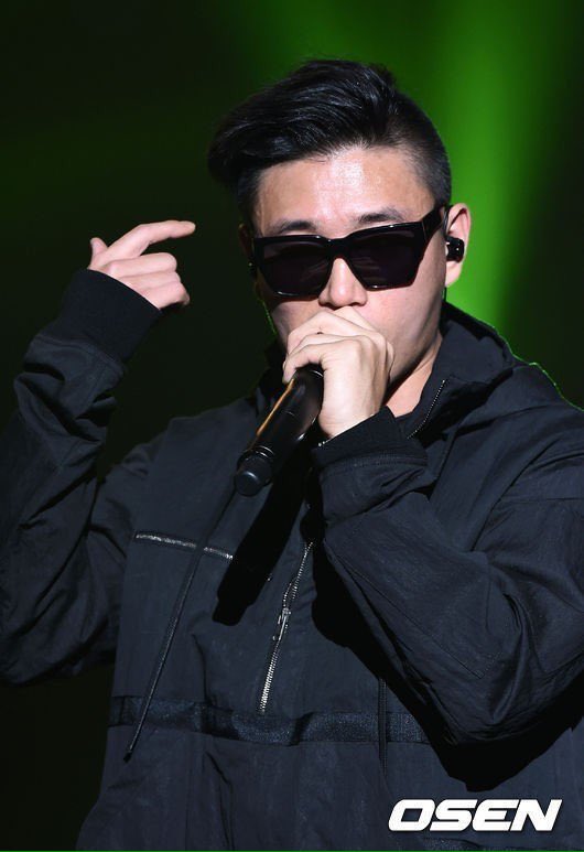RunningManMsa's tweet photo. Kang Gary announces his marriage on Instagram! So happy with him! Congratulations Kang Gary ❤️ https://t.co/CYNDF5UlYt