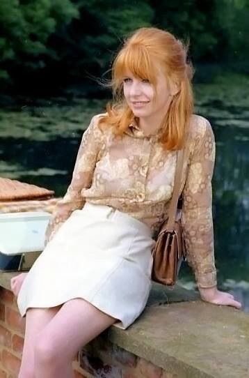 A very happy birthday to the beautiful Jane Asher 