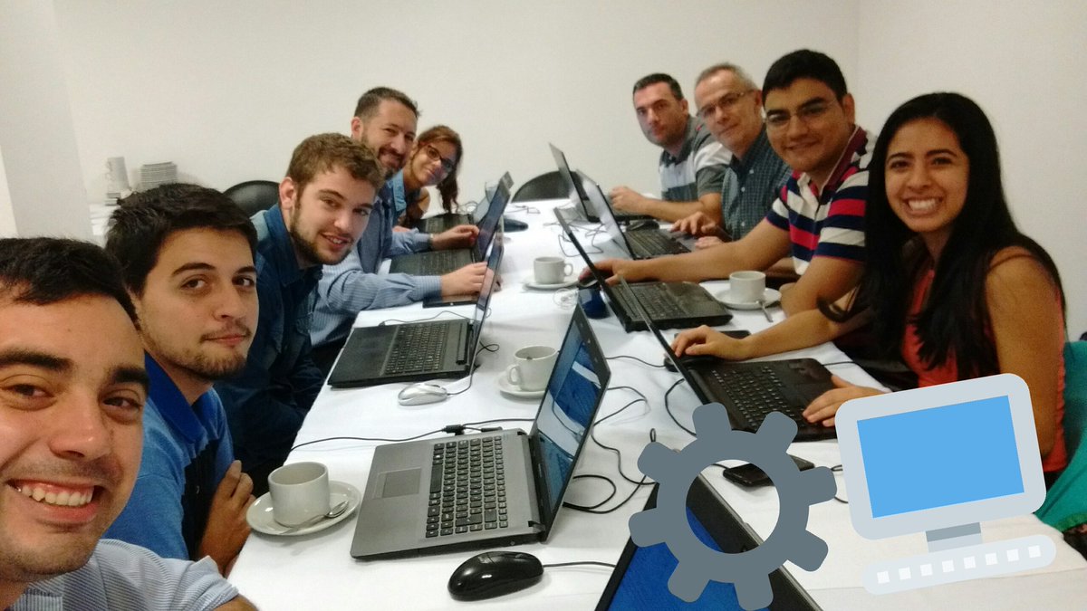 LoEscucheEnEcom's tweet photo. #TiendaIT #warRoom turno mañana... #SerClaro #claroIT https://t.co/QChhu4Y8YD