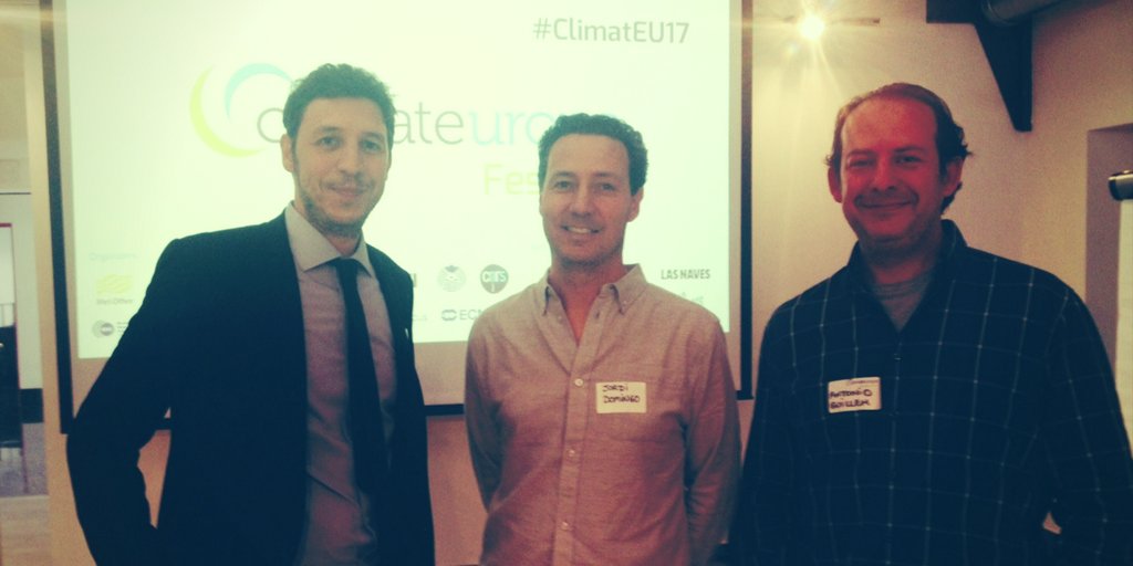 LIFEProgramme's tweet photo. #LifeComTeam meets #AgriClimateChange #LIFEproject beneficiary reps as they present new study to #ClimatEU17 festival. https://t.co/2pcNDhXJYL