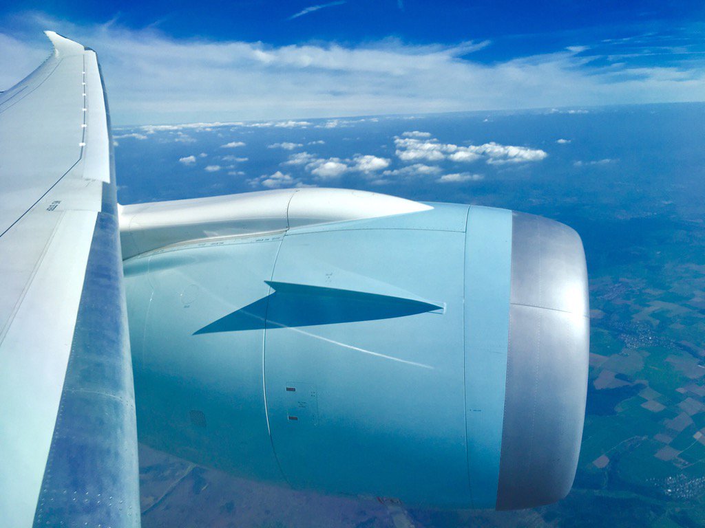 pcarayiannis's tweet photo. On final approach to FRA #AC876 @AirCanada #dreamliner https://t.co/f88gQIJwAL